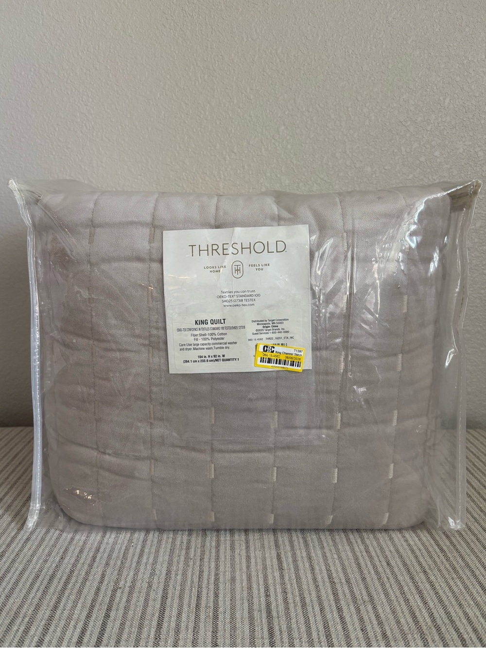 NWT King Channel Stitch Velvet Quilt Natural - Threshold